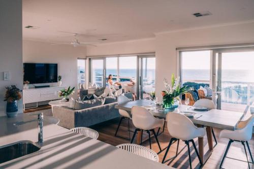 Aldinga Beach House | ōSHEN - Sleeps12 Gym Kayak MountnBike BeachFrnt