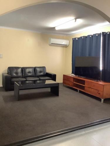 Moranbah Apartment | 1 4 Miller Quiet, Charming 3BR