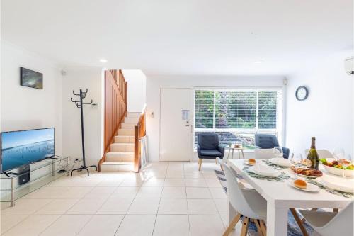 Fingal Bay House | 1 75 Rocky Point Road fantastic holiday home with