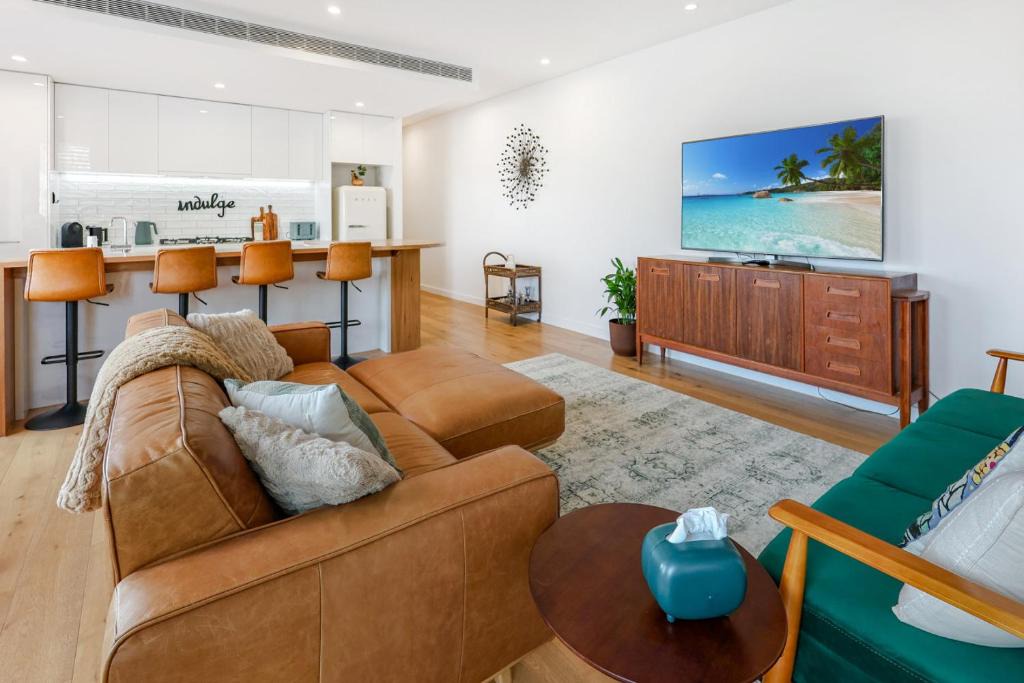 Portarlington Apartment | 104 Portarlington Esplanade 2 bedroom, 2 bathroom apartment Parking Walk to the beach and shops Elevator access