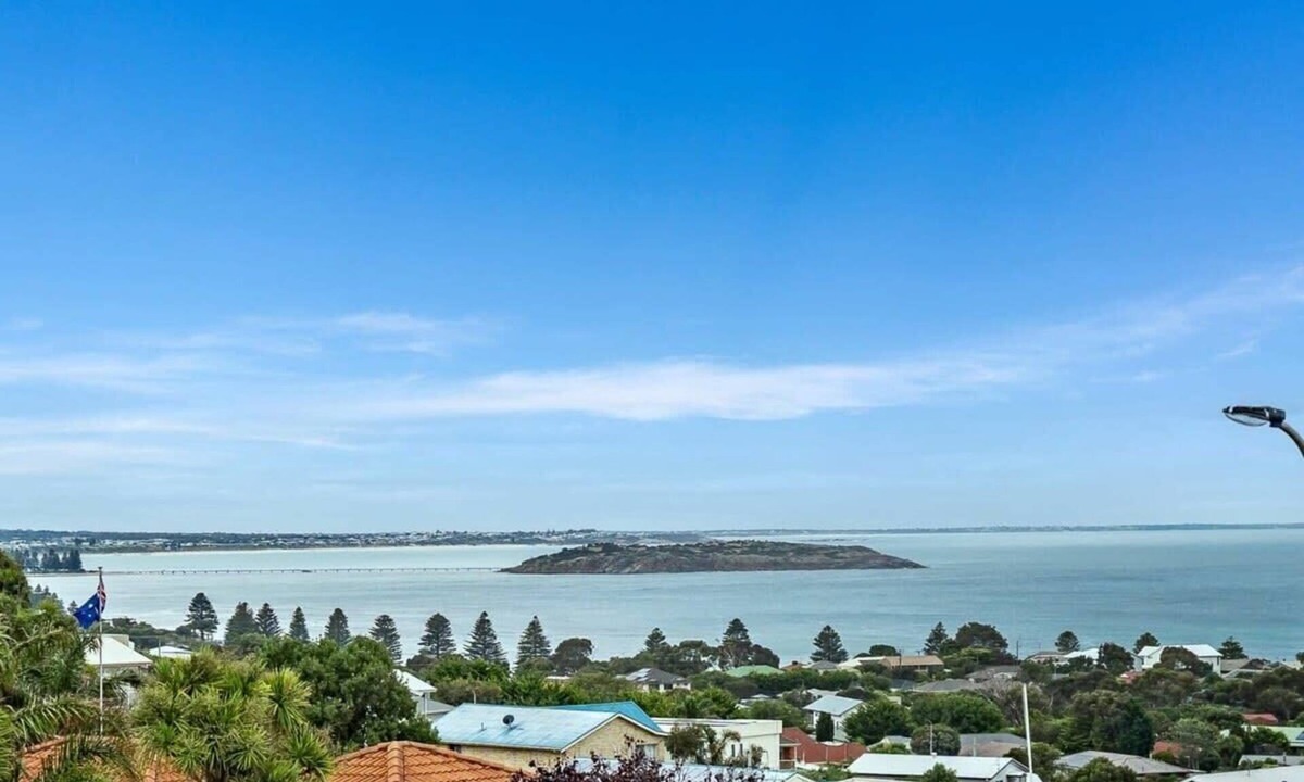 Encounter Bay House | 11 Southern Right Crs Encounter Bay