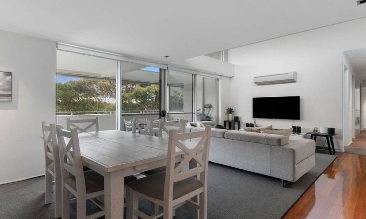 Hawks Nest Apartment | 13/13-15 Beach Road Hawks Nest