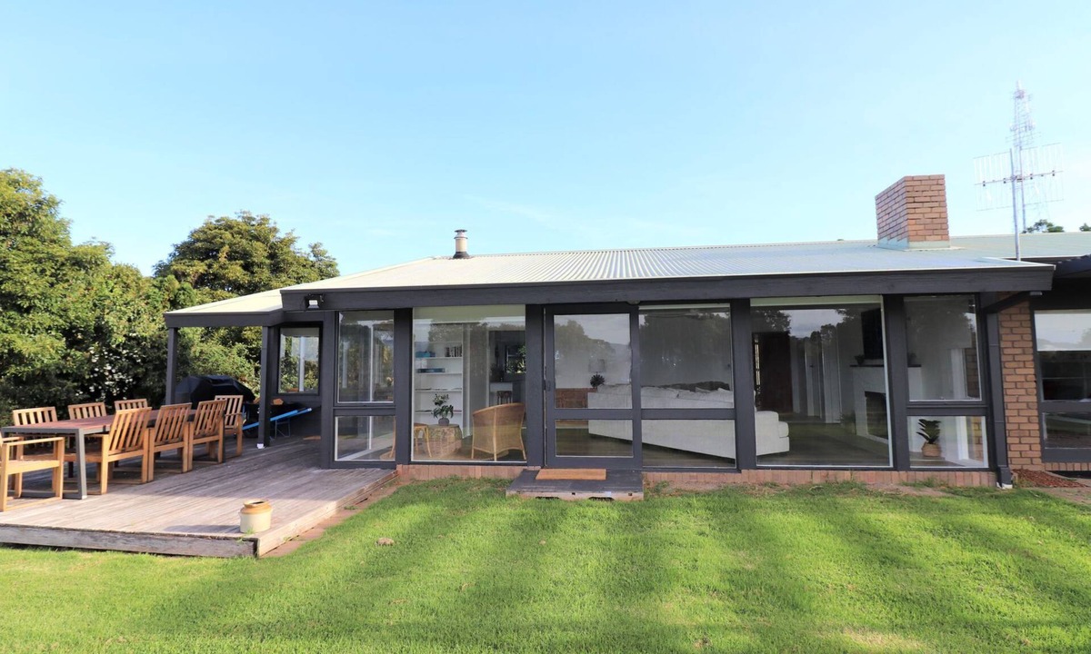 Mallacoota House | 17 Martin Street, Mallacoota