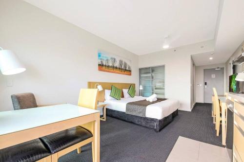 Darwin City Centre Apartment | '18th in the Clouds' CBD Resort Living with Pool