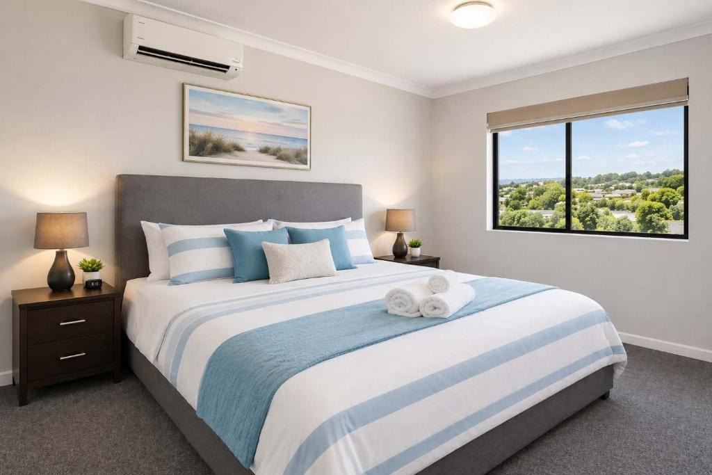 South Townsville Apartment | 1BR Apartment Waterfront views, Walk to Stadium & City