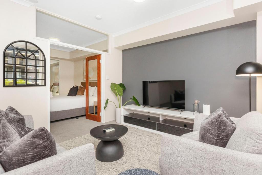 East Perth Apartment | 1BR Stylish Suite on Hay St