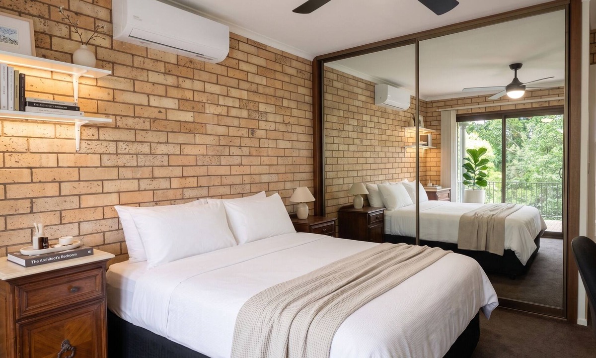 Batemans Bay House | 2 Rooms upstairs - Suite with Golf & Water Views