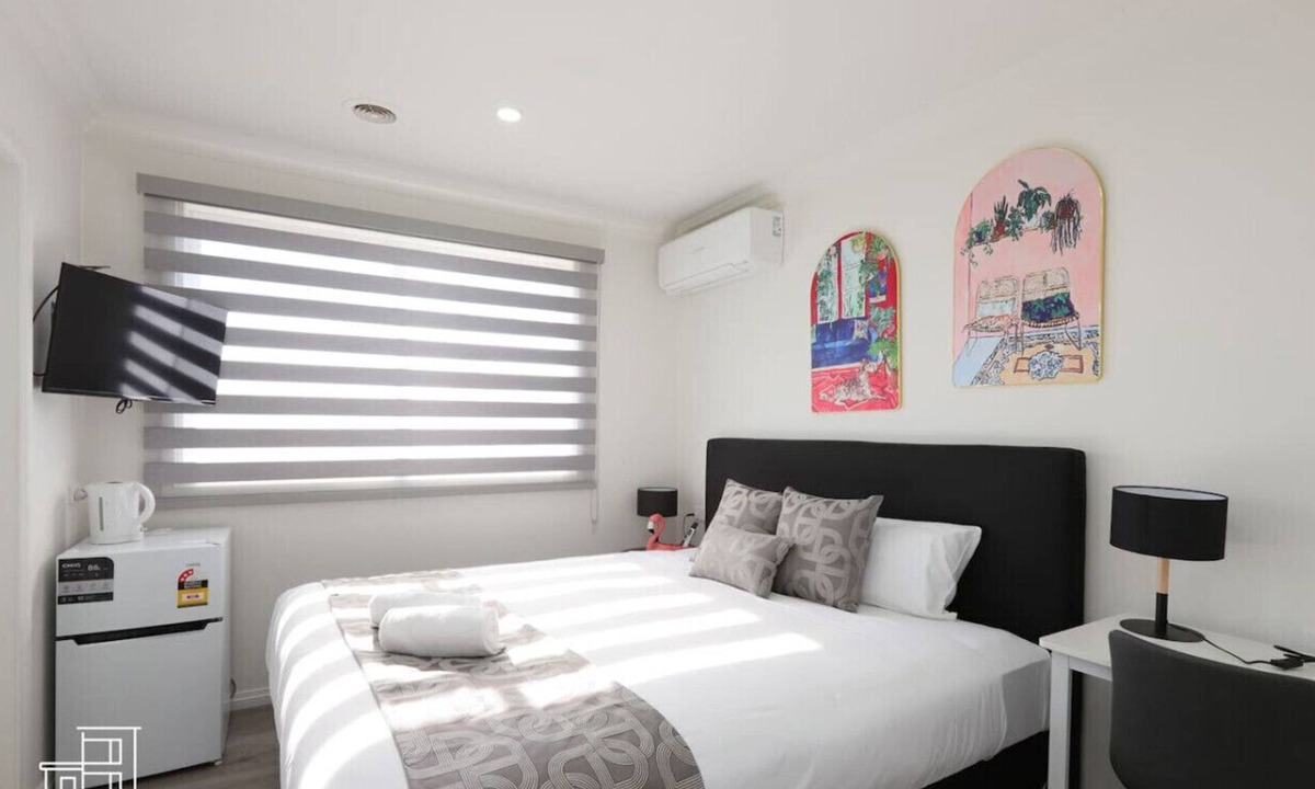 Brunswick East Bed & Breakfast | 206 Modern King BR w/Fast WiFi 18 mins tram to CBD