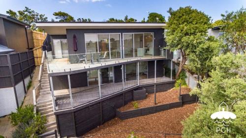 Sandy Point House | 28 Ennisvale Ave Stay 3 Pay 2 Winter Special
