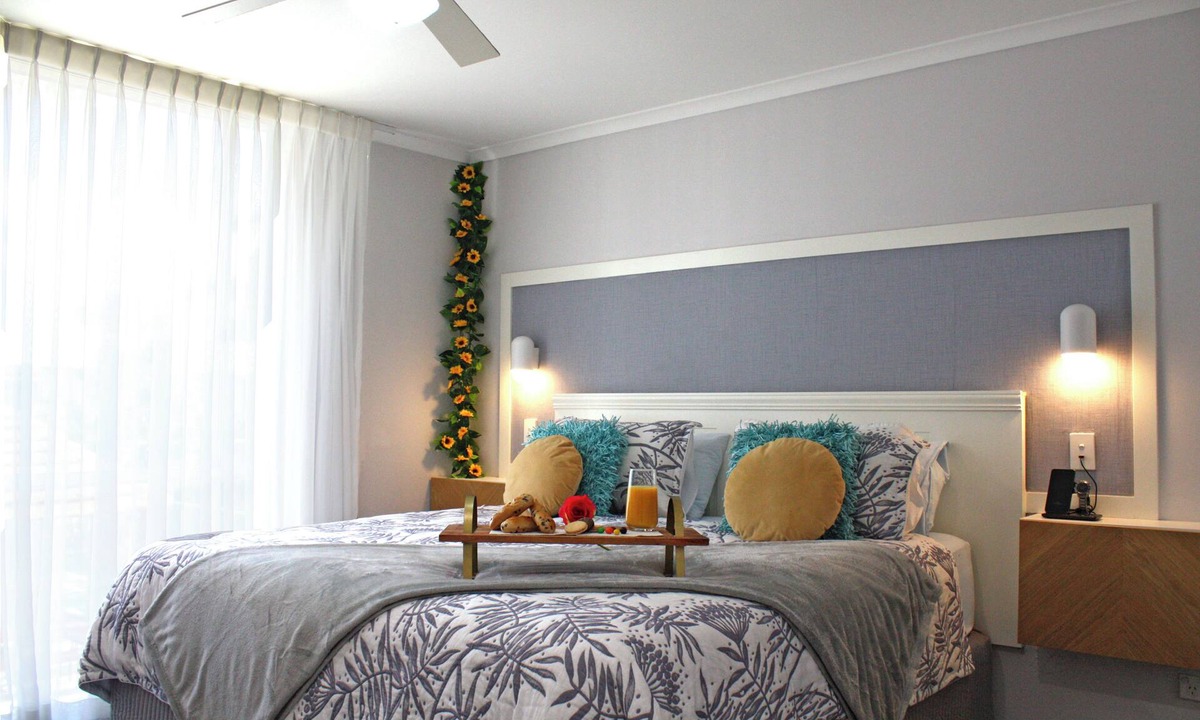 Mandurah Apartment | 2BR Apartment with Pool & Tennis Court, Walk to Beach & Shops