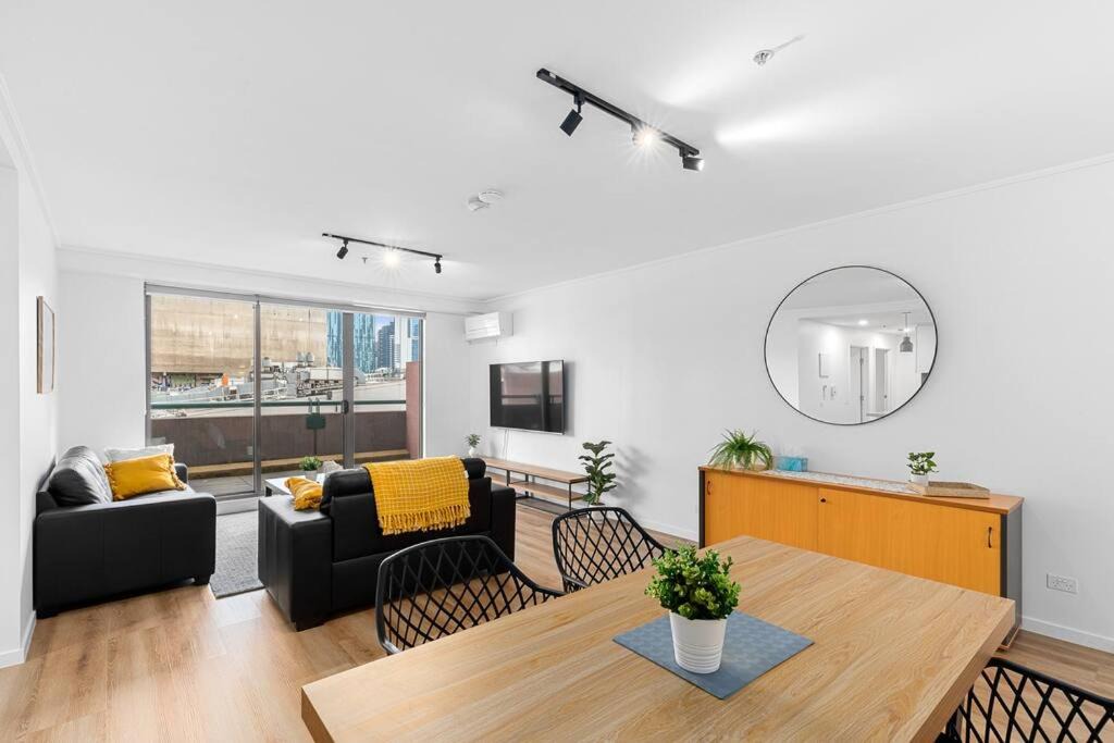 Chinatown Apartment | 2BR in Paris End - Melbourne's Chicest Corner