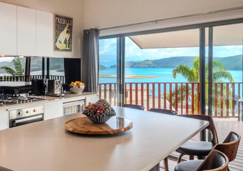 Hamilton Island Villa | 3 Bedroom Villa, Great Views, Buggy Hamilton Island