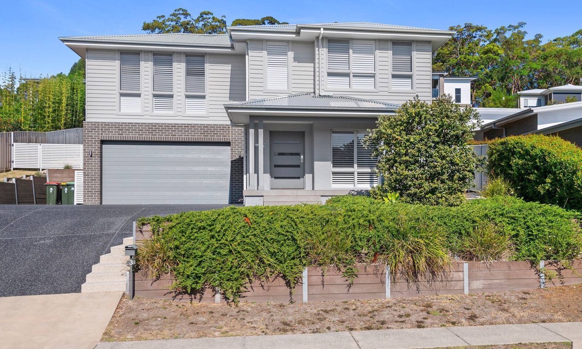 Corlette House | 3 Ebbtide Way, Corlette