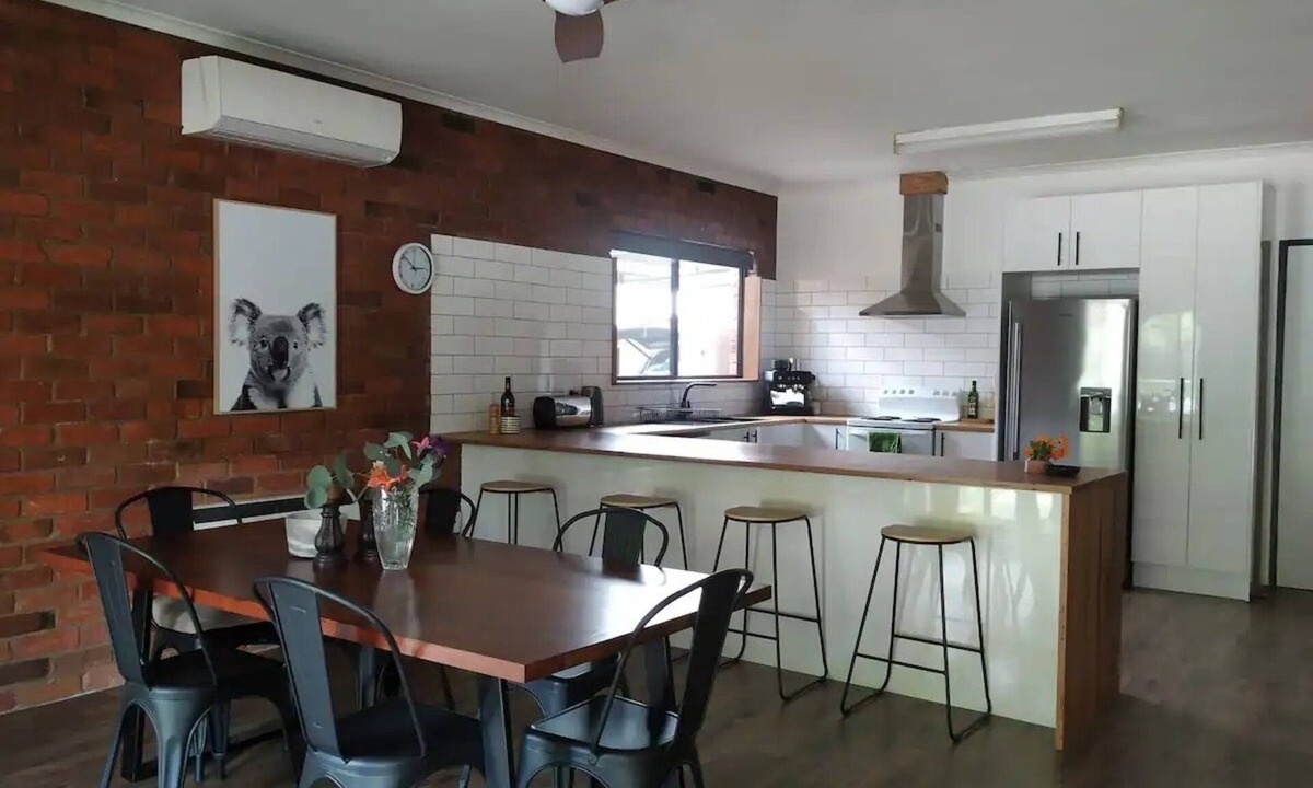 Myrtleford House | 37 Myrtle - Prefect Location to Explore the Alpine Region