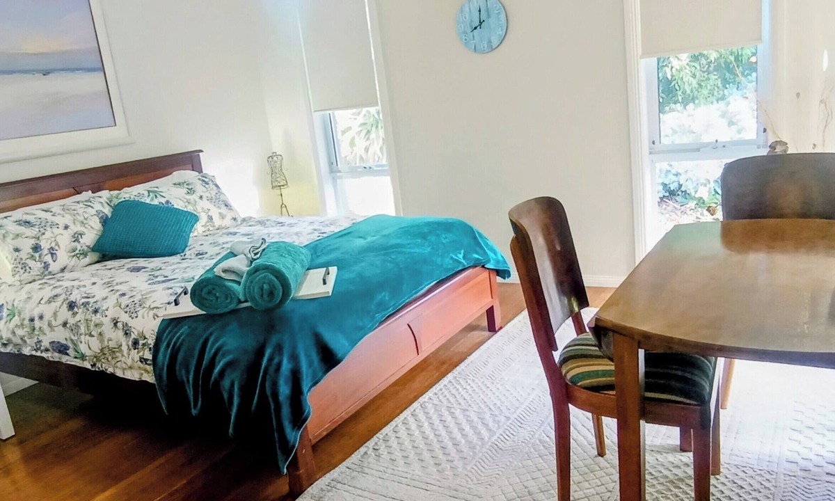 North Batemans Bay House | 3BR Bushland Retreat, Relax/Professional Stay–near the bay & CBD/Private Deck