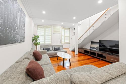 Ultimo House | 3BR House with Parking near ICC & Darling Harbour & CBD