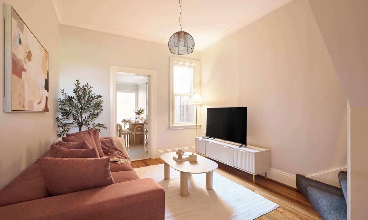 Redfern House | 4BR Family House Redfern | Dog Friendly | BBQ