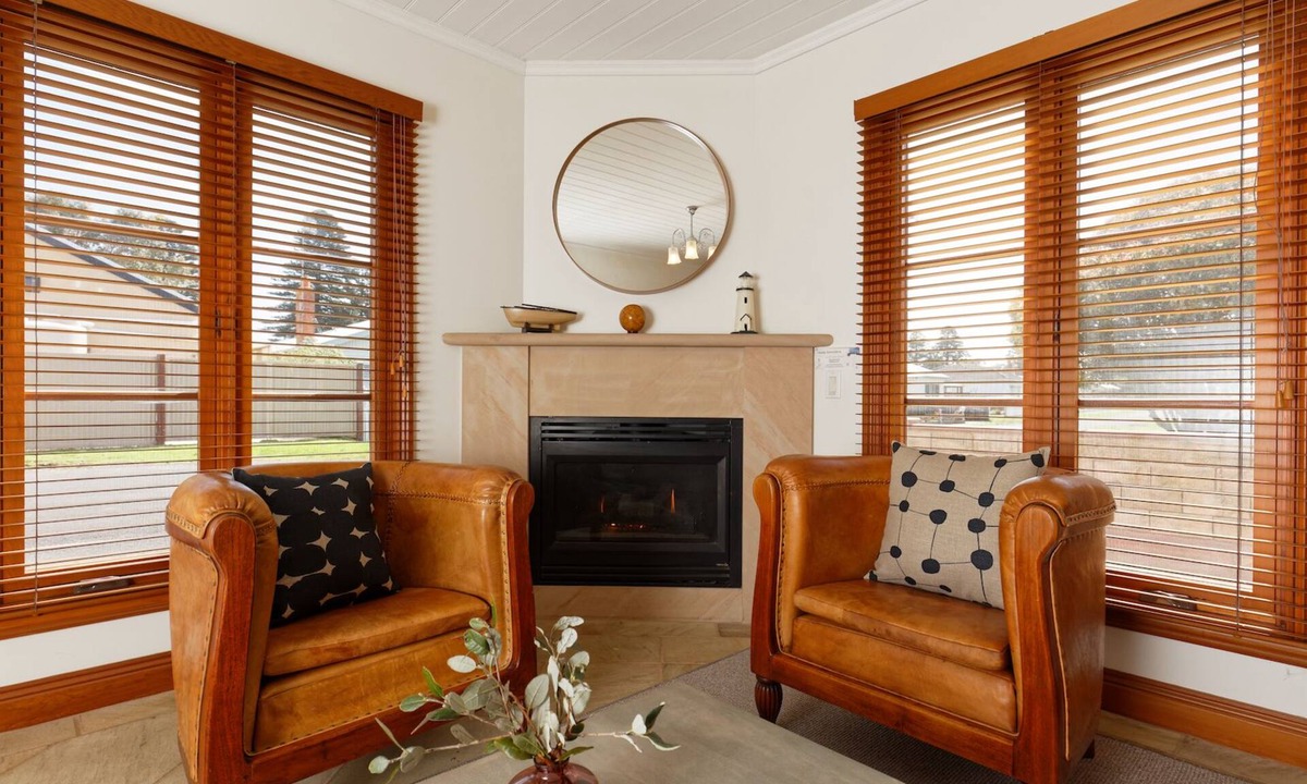 Port Fairy Hotel | 54 On Bank