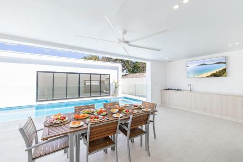 Shoal Bay House | 57 Tomaree Road Complex - House and Cabana with Pool, Linen, Air-con, Wi-fi, Boat Parking