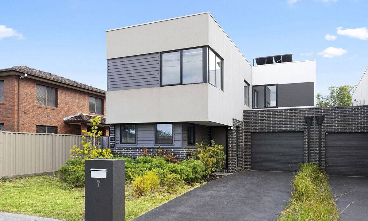Clayton South House | 7 Mcmillan Street · The Main Residence