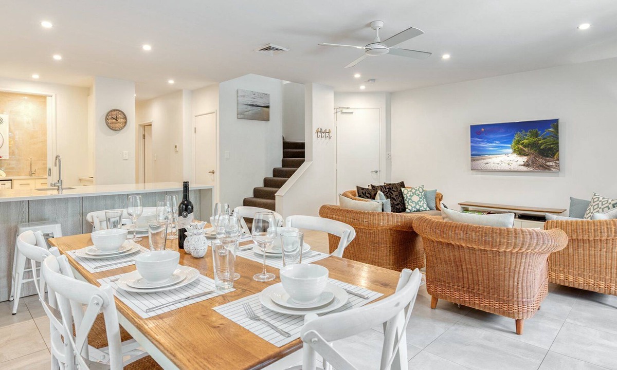Port Douglas House | 7 Plantation House - Beachfront Location