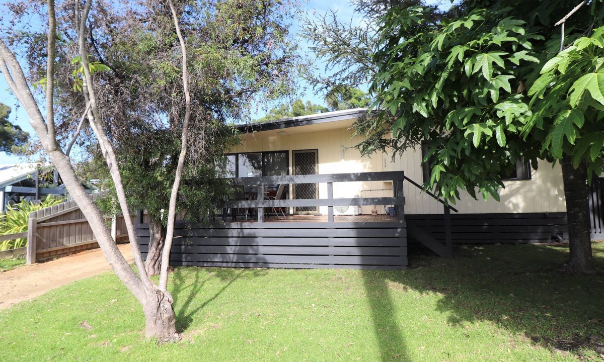 Mallacoota House | 9 Bastion Point Road