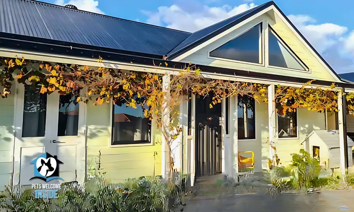 West Beach House | A Beautiful Property, Walking Distance to the Beach in Esperance WA!