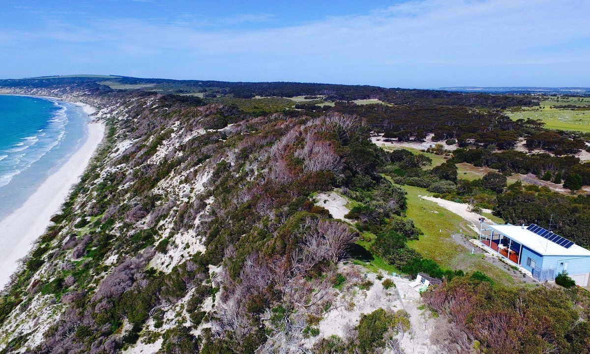 Emu Bay House | A Dune Escape - Nature meets the Sea