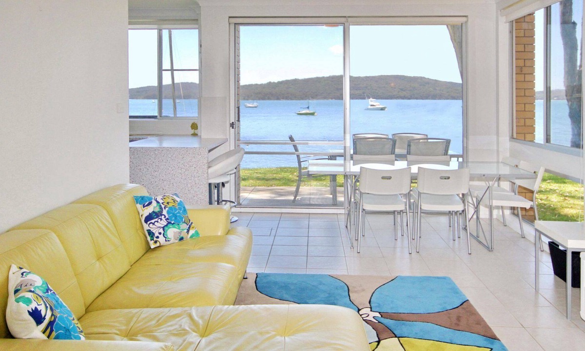 Soldiers Point Apartment | A ground floor unit, right on the water at Soldiers Point