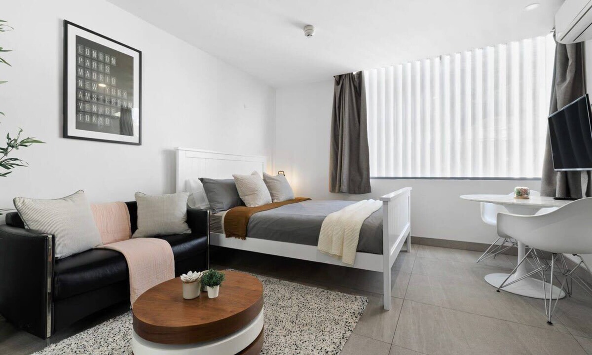 Bondi Beach Apartment | A Modern Beach Studio, 5min walk to Bondi Beach