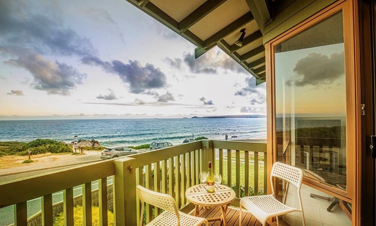 Port Elliot Apartment | Absolute Beachfront Port Elliot | Ocean Views | Sleeps 8 | Family Holiday Accommodation