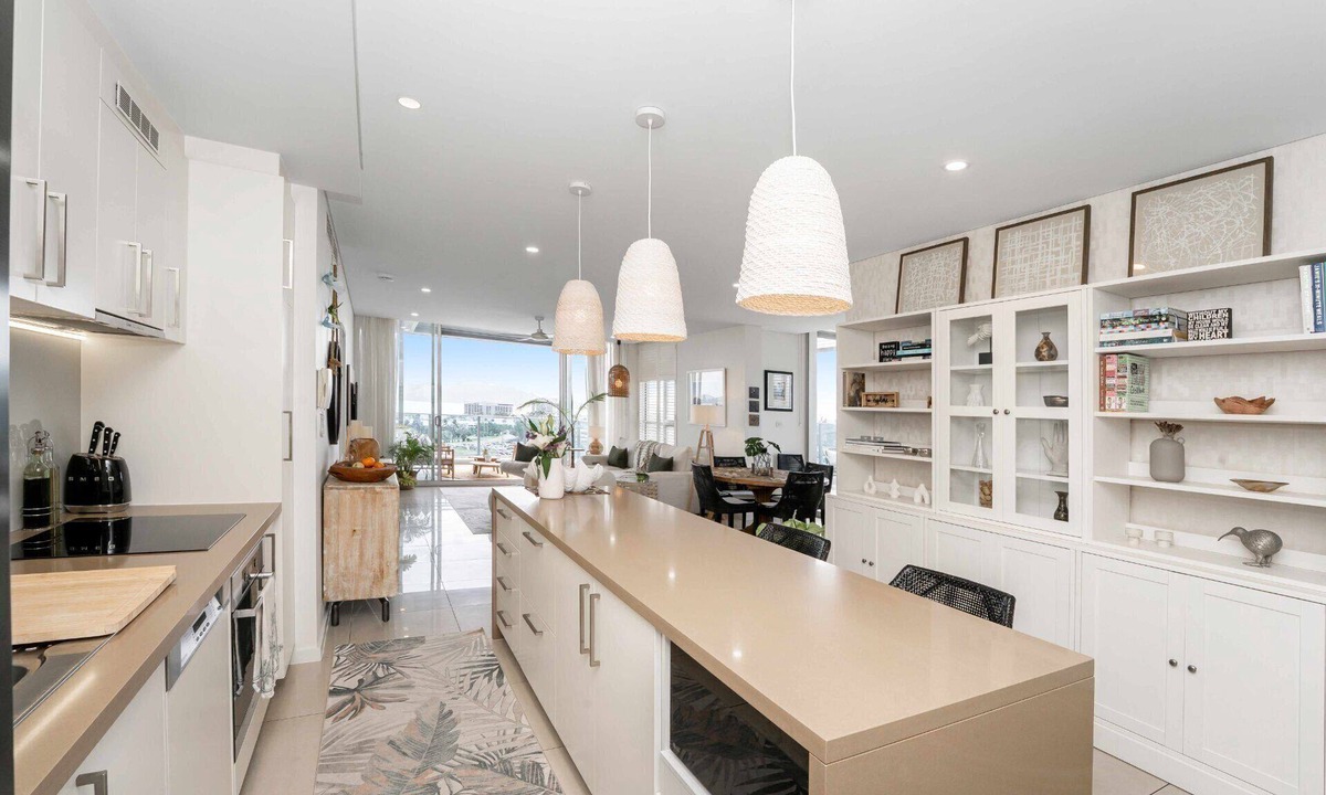 South Townsville Apartment | Absolute Waterfront Luxe Sub-Penthouse | 3BR | Panoramic Views