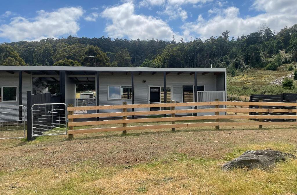 Acacia Hills Hotel | Acacia Hills Retreat