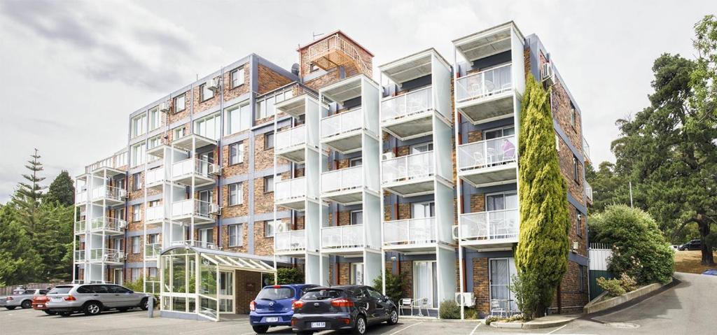 Launceston CBD Apartment | Adina Place Motel Apartments
