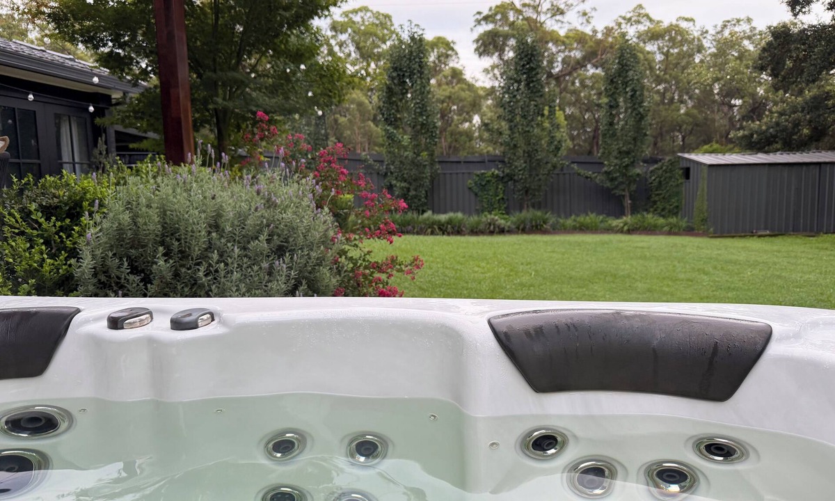 Glenbrook Apartment | Adorable one-bedroom studio with a cozy fire pit