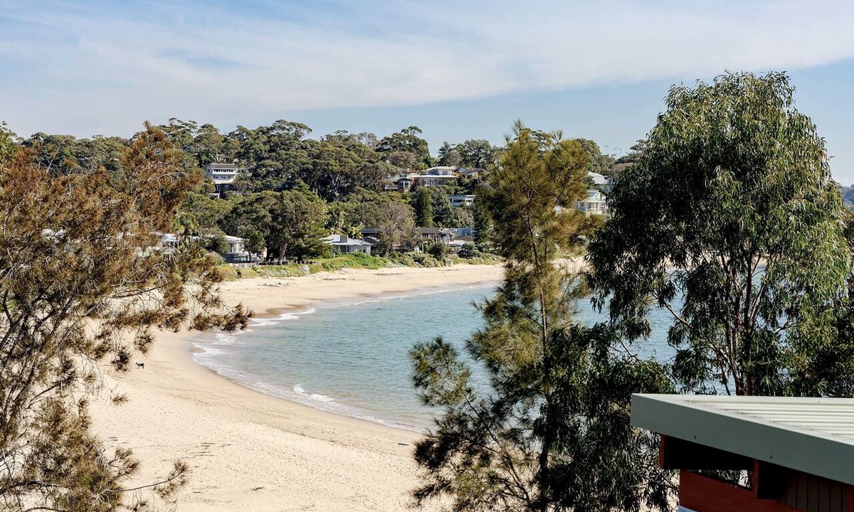 Bundeena Apartment | Adrift. Contemporary beachfront luxury.
