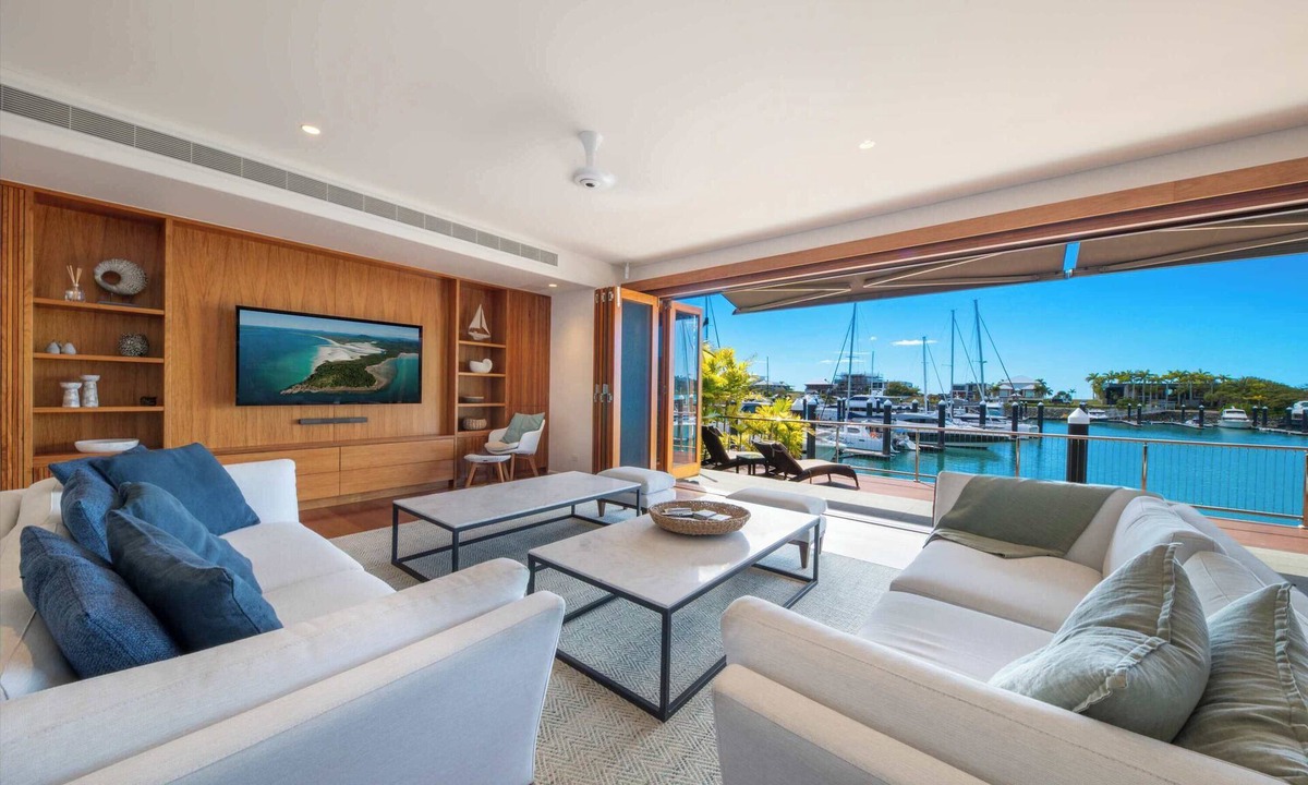 Airlie Beach House | Airlie Beach Marina-Front Luxury at 10 The Cove