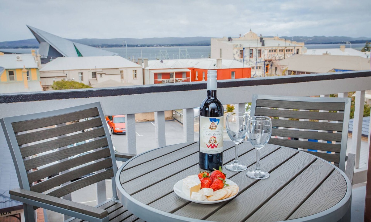 Albany Hotel | Albany Motel & Apartments