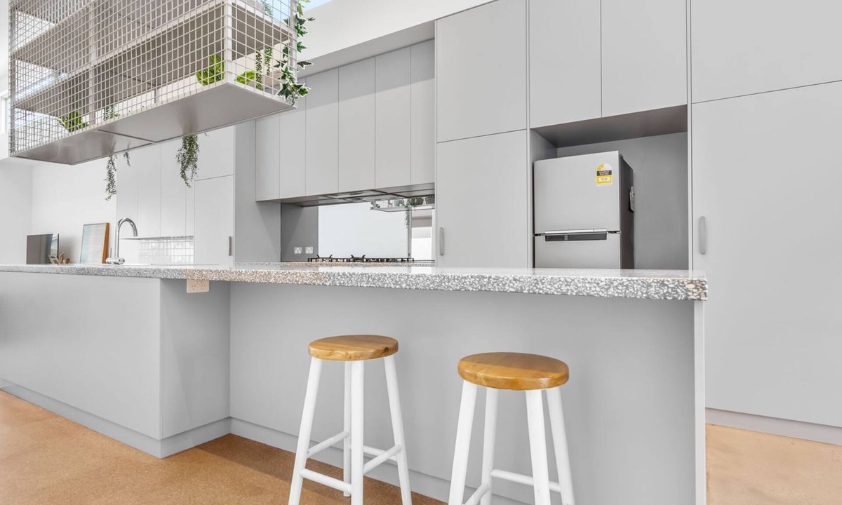 Port Fairy House | Alma on Barclay - Prime central location