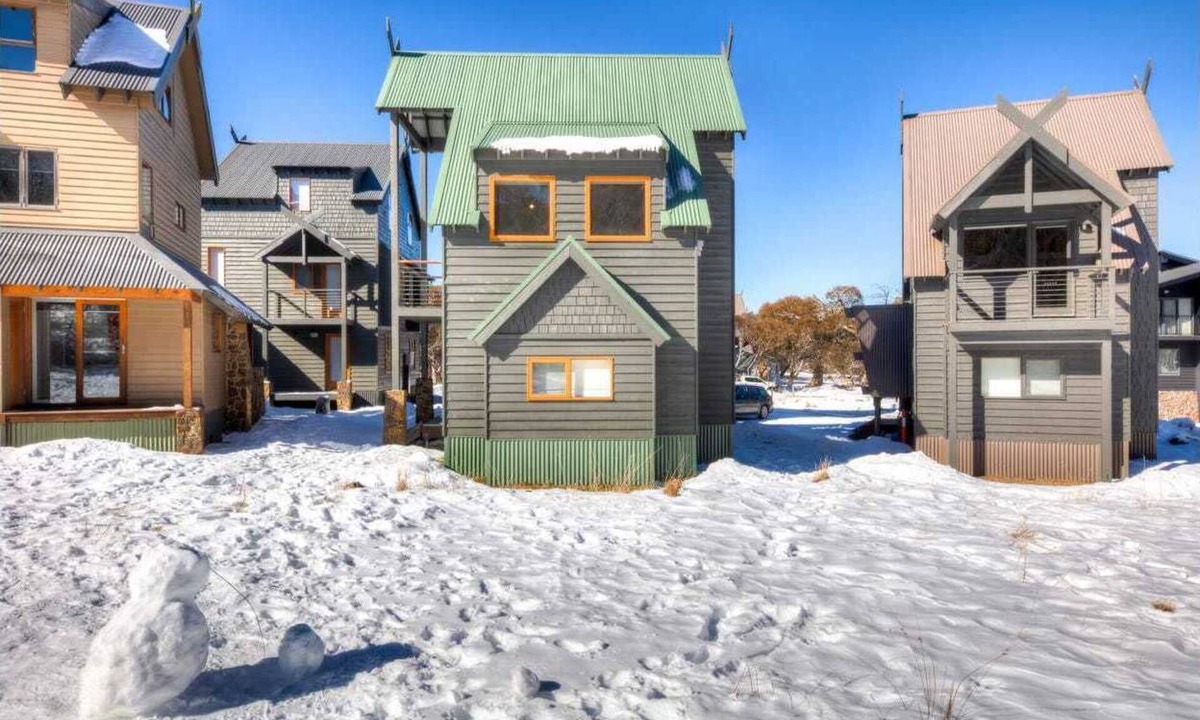 Dinner Plain Ski Chalet | Altitude 1570 - Chalet