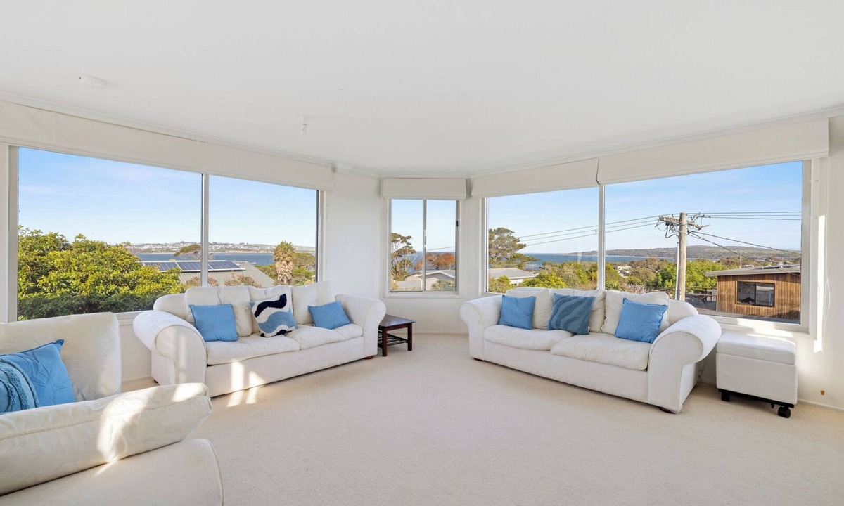 Cape Woolamai House | Amazing Views - 3 Story Home on top of the Hill. WIFI