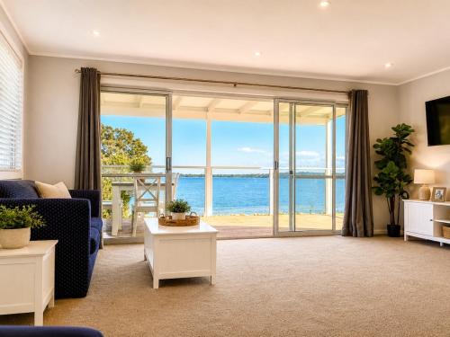 Lake Munmorah House | Anita Cottage waterfront