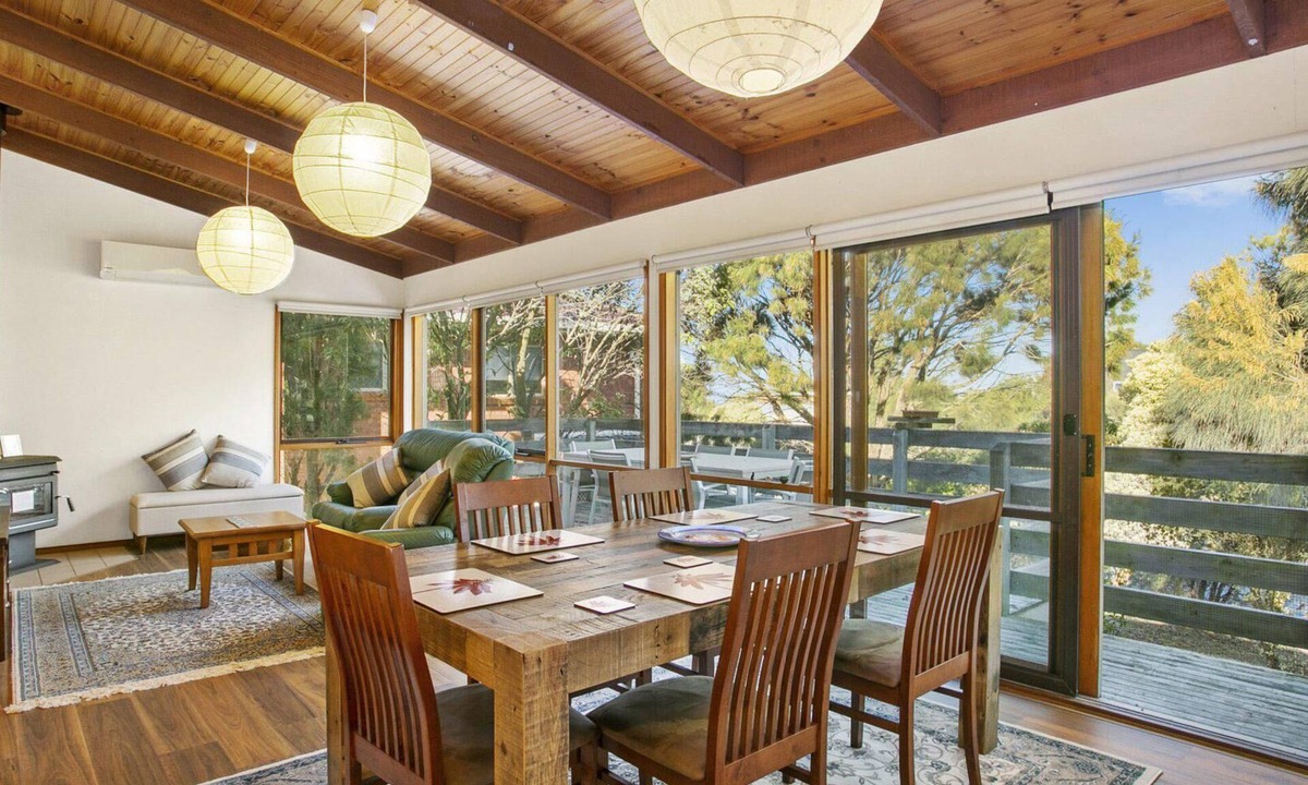Apollo Bay House | Apollo Bay People N Paws - Free WIFI, Netflix, Pets Welcome