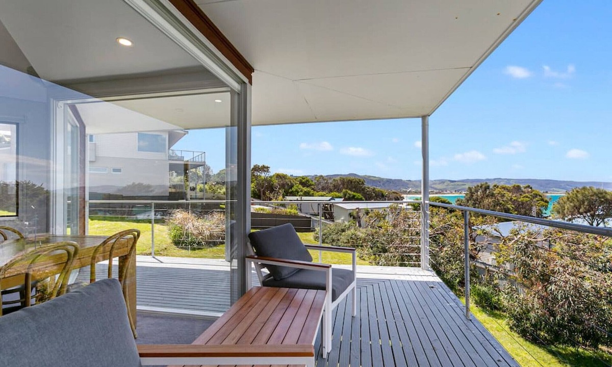 Marengo House | APOLLO BAY SHOREHOUSE - Ocean Views - 50m from Beach