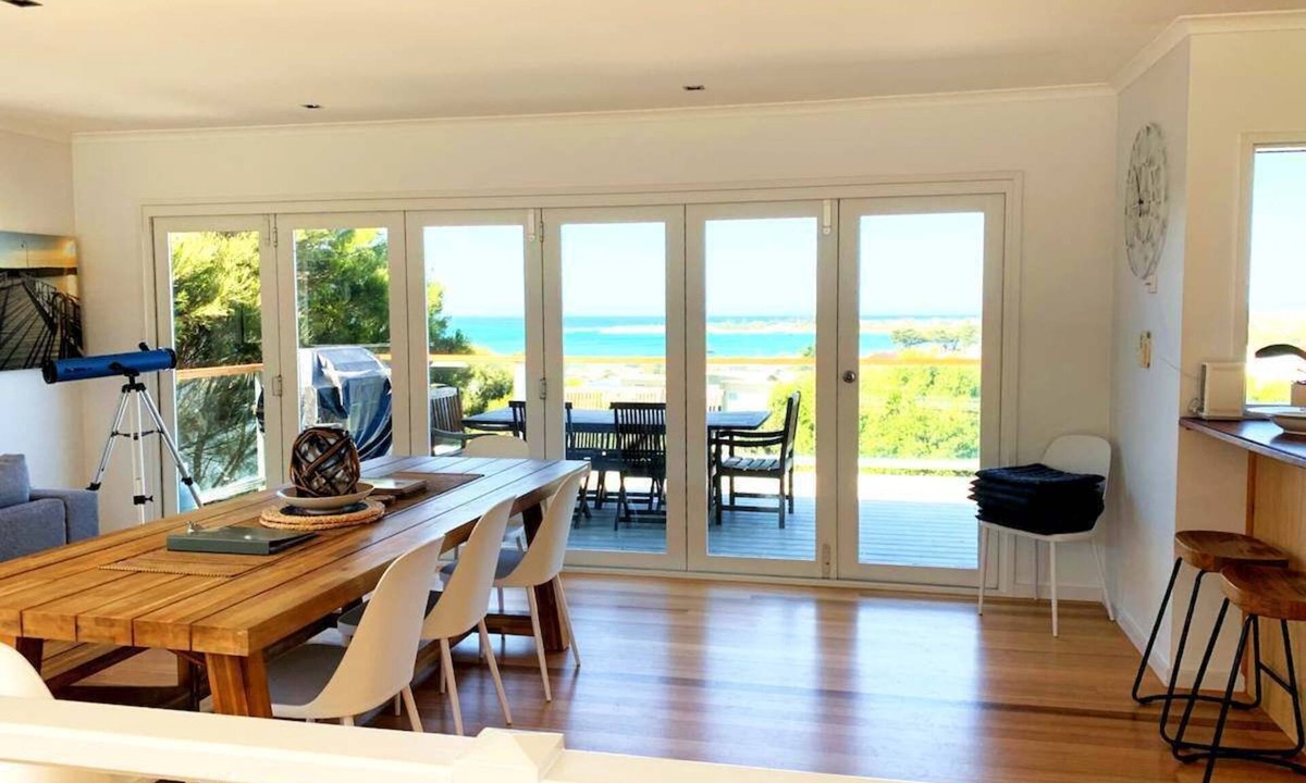 Apollo Bay House | Apollo Ocean Blue Ocean View Wi-Fi Pet Friendly