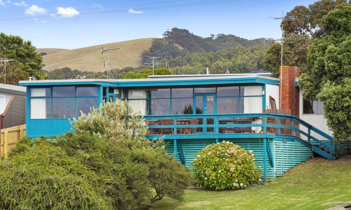 Apollo Bay House | Aqua Blue - Ocean Views, Beach On Your Doorstep