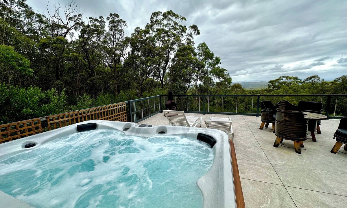 Vacy Cabin | Arcadia Wilderness Retreat - spa relaxation time!