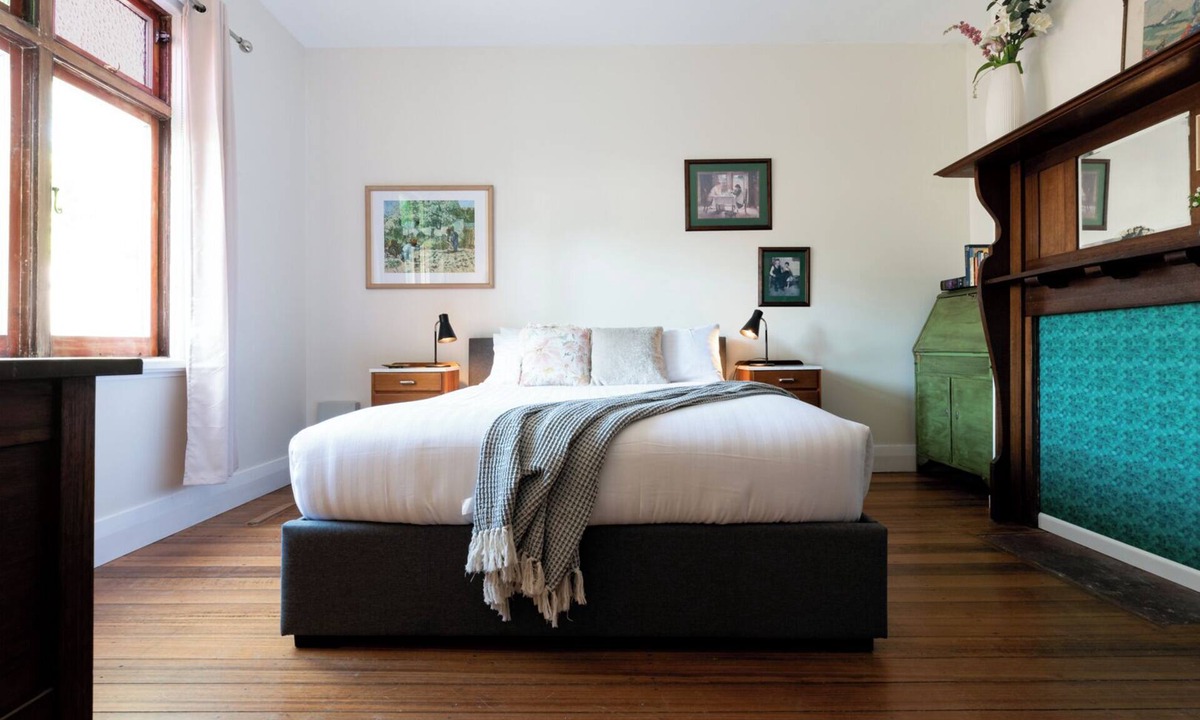 South Launceston House | Art Deco Cottage.