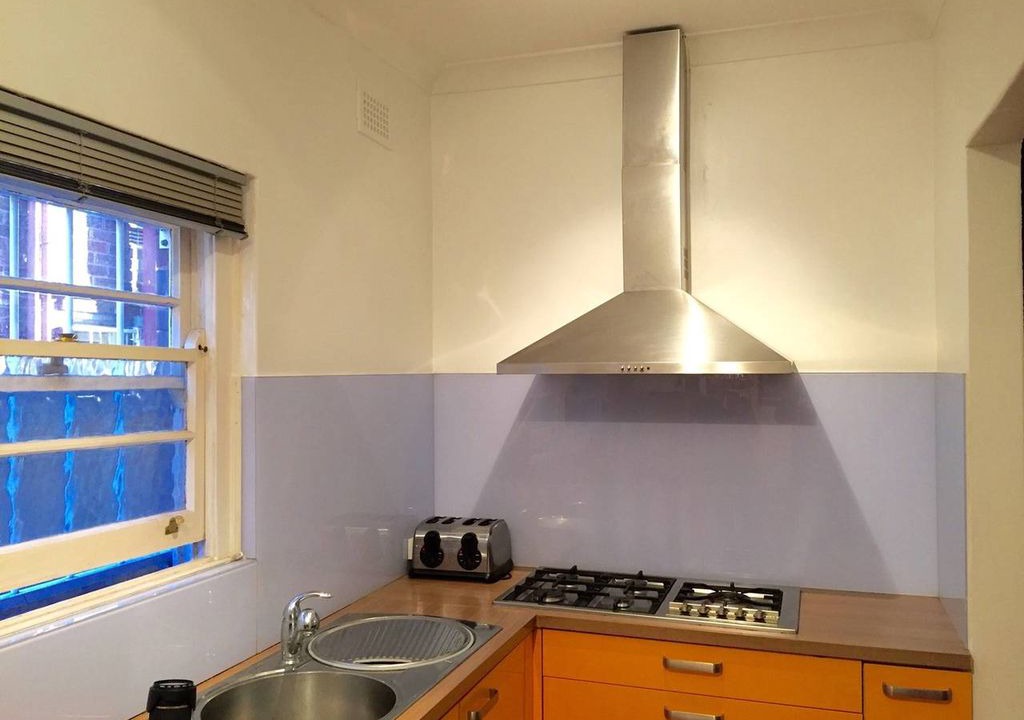 Mascot Apartment | Art deco gem in thriving Mascot