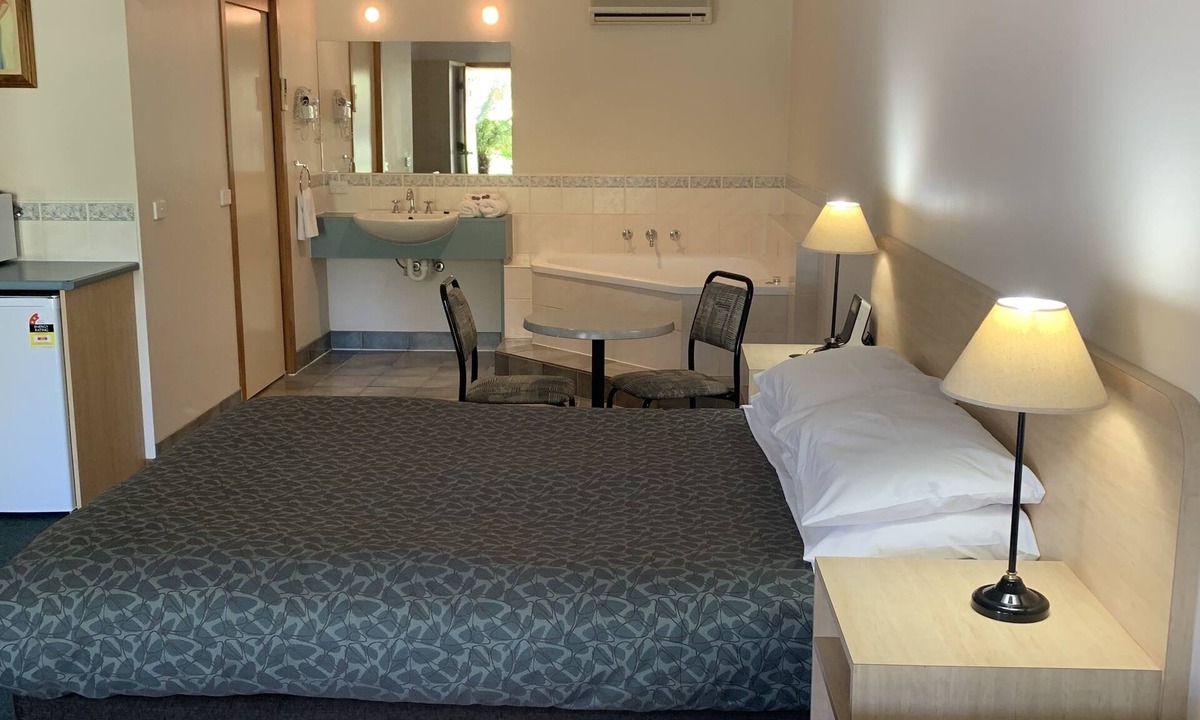 Cowes Hotel | Arthur Phillip Motor Inn